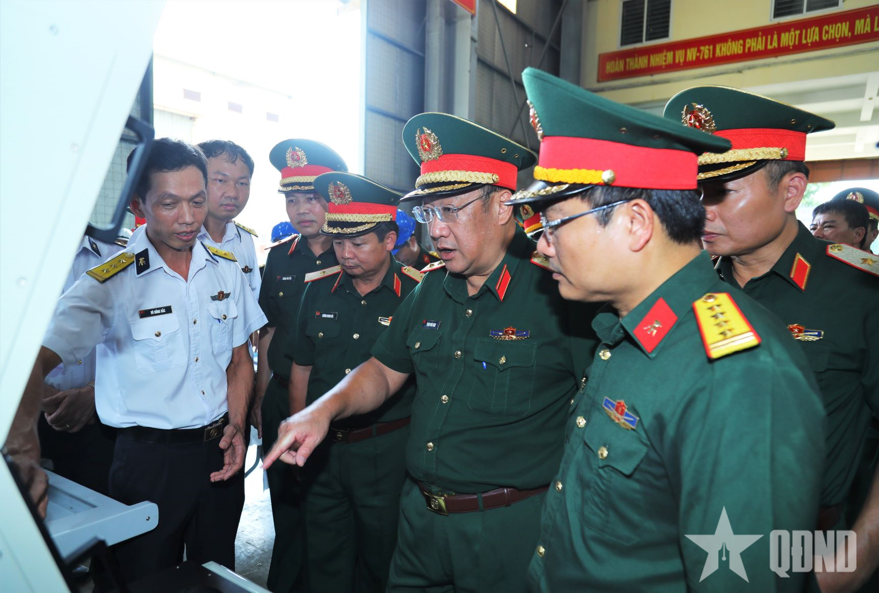 Thượng tướng Phạm Hoài Nam kiểm tra công tác sản xuất vũ khí tại Nhà máy Z173